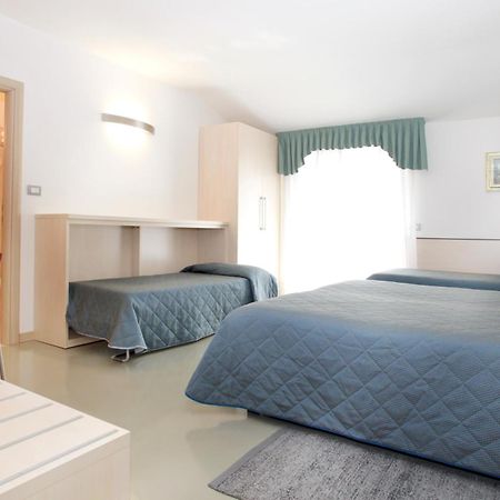 Hotel Miorelli Torbole Sul Garda ภายนอก รูปภาพ
