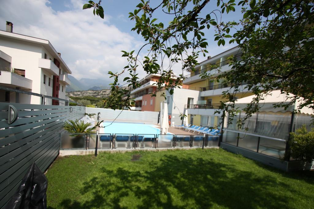 Hotel Miorelli Torbole Sul Garda ภายนอก รูปภาพ