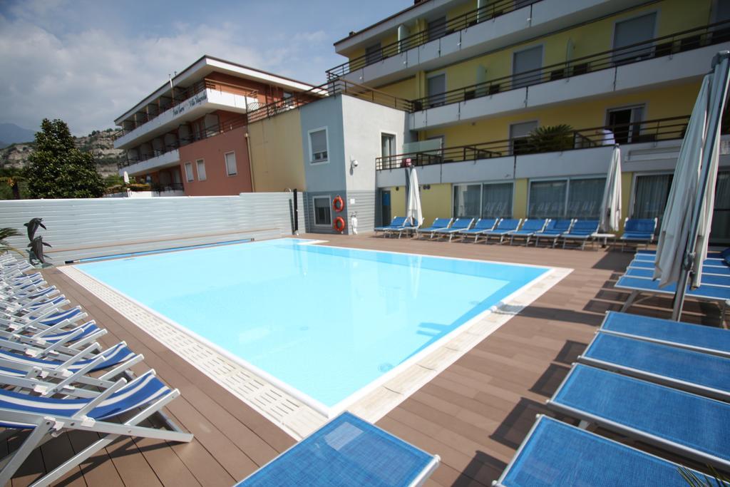 Hotel Miorelli Torbole Sul Garda ภายนอก รูปภาพ