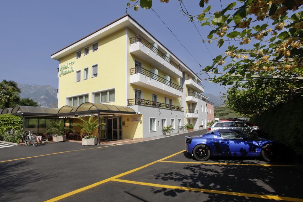 Hotel Miorelli Torbole Sul Garda ภายนอก รูปภาพ