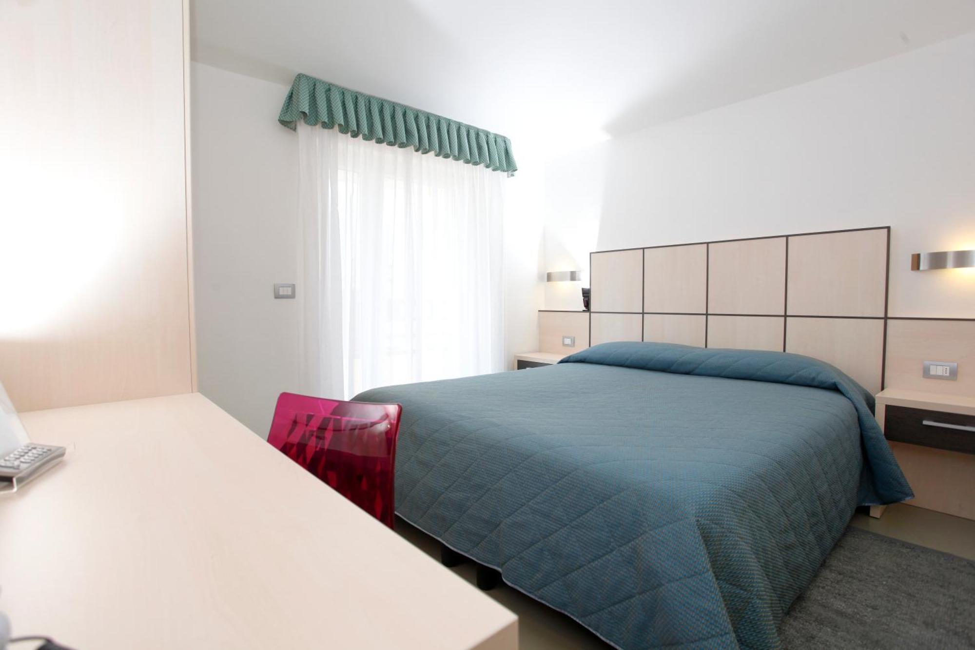 Hotel Miorelli Torbole Sul Garda ภายนอก รูปภาพ