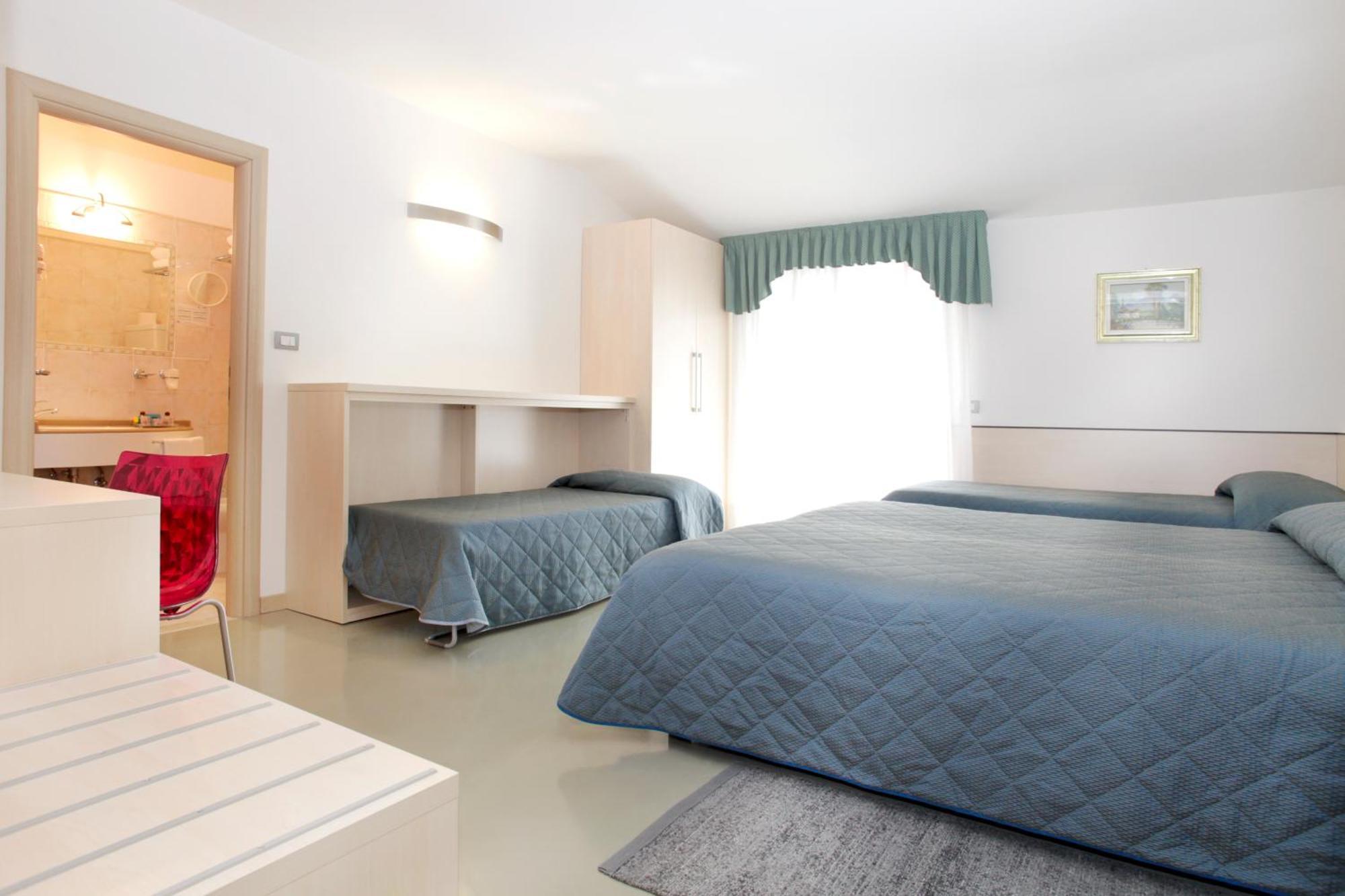 Hotel Miorelli Torbole Sul Garda ภายนอก รูปภาพ